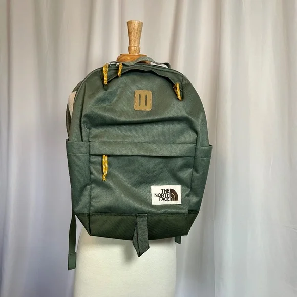 THE NORTH FACE CLASSIC EVERYDAY COMMUTER LAPTOP DAYPACK - Picture 1 of 4